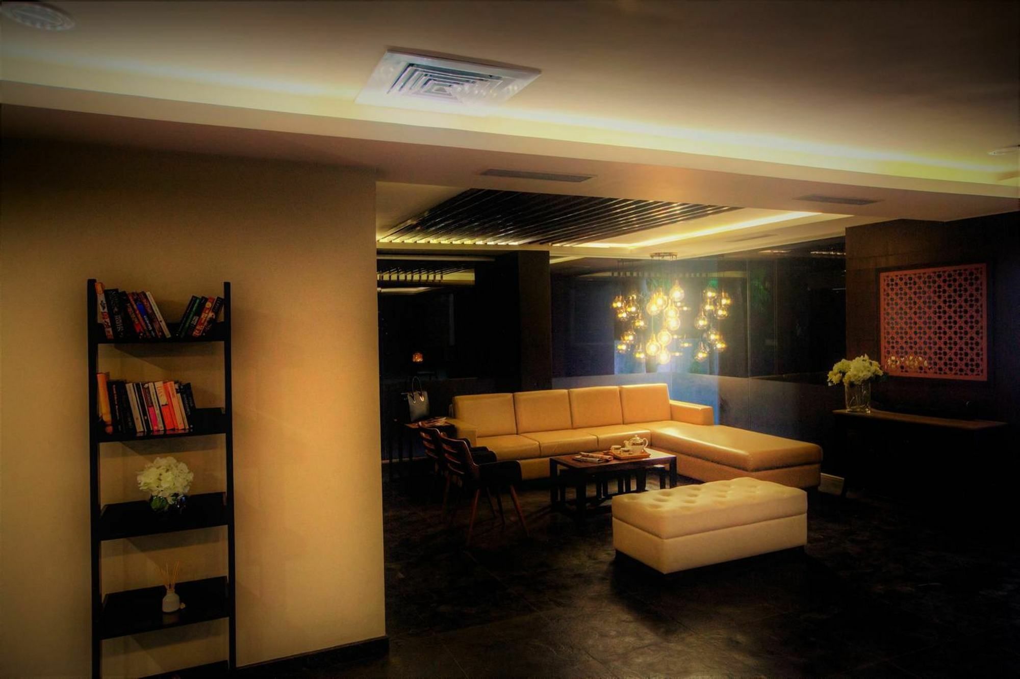 Minla Hotel Bengaluru Zewnętrze zdjęcie